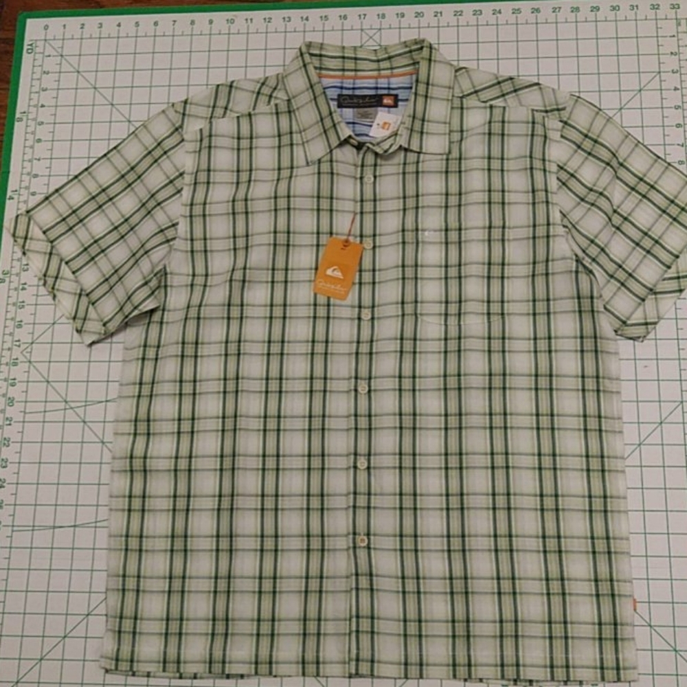 Quiksilver short sleeve shirt